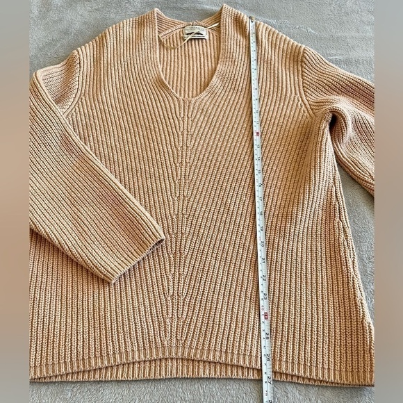 Urban Outfitters Oversize V Neck Sweater Tan/Beige size XS - Picture 3 of 9